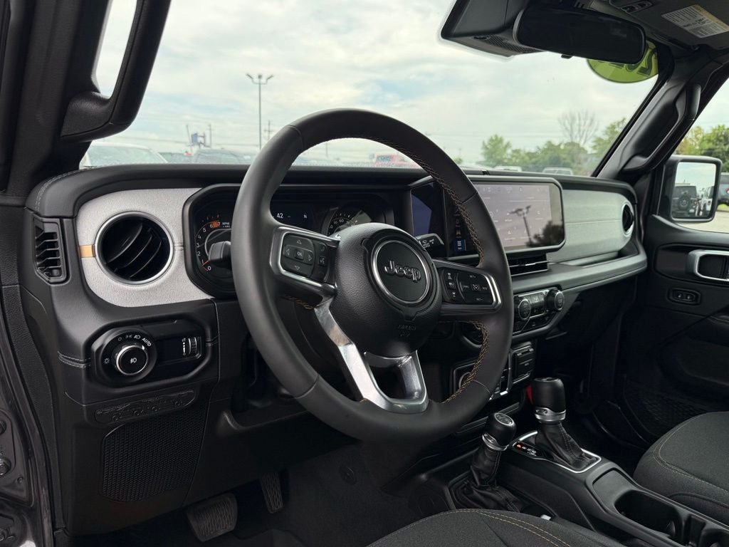 2025 Jeep Wrangler 4-Door Summit 4x4