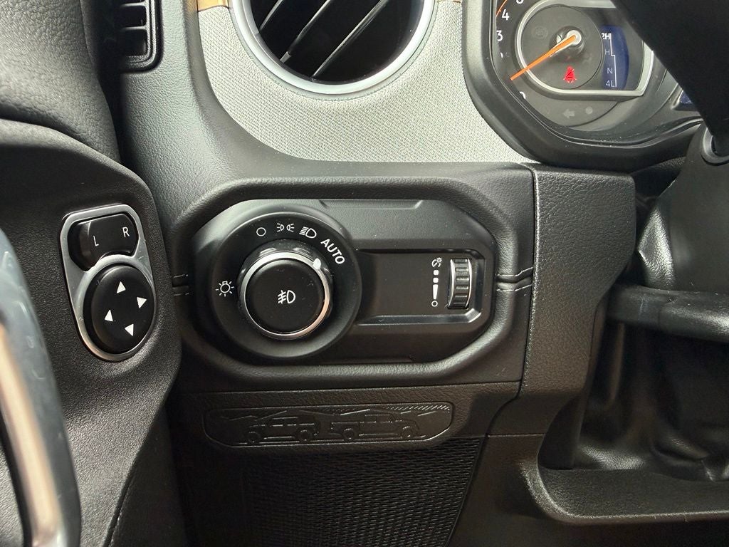 2025 Jeep Wrangler 4-Door Summit 4x4