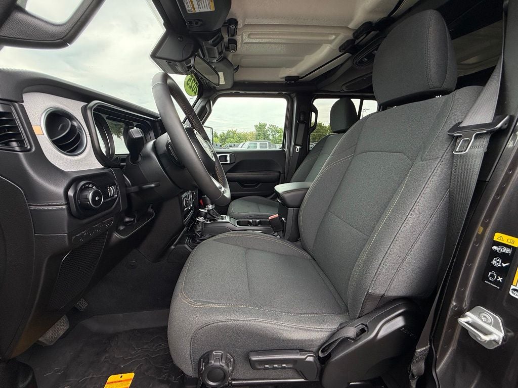 2025 Jeep Wrangler 4-Door Summit 4x4
