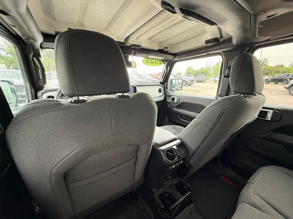 2025 Jeep Wrangler 4-Door Summit 4x4