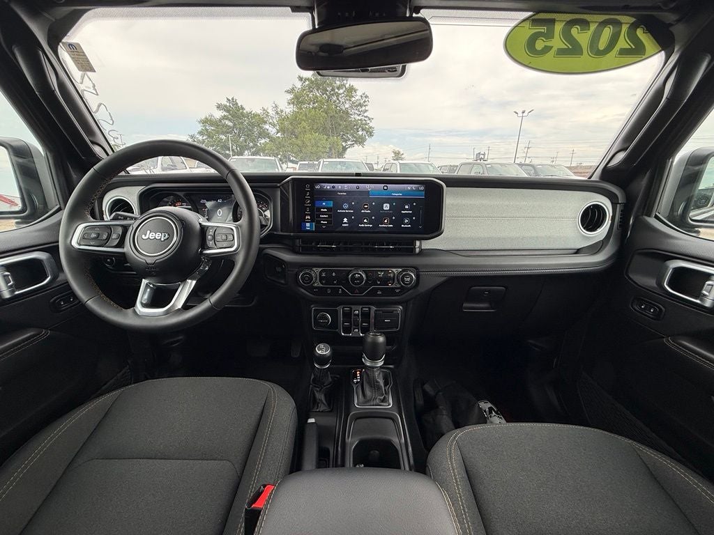 2025 Jeep Wrangler 4-Door Summit 4x4