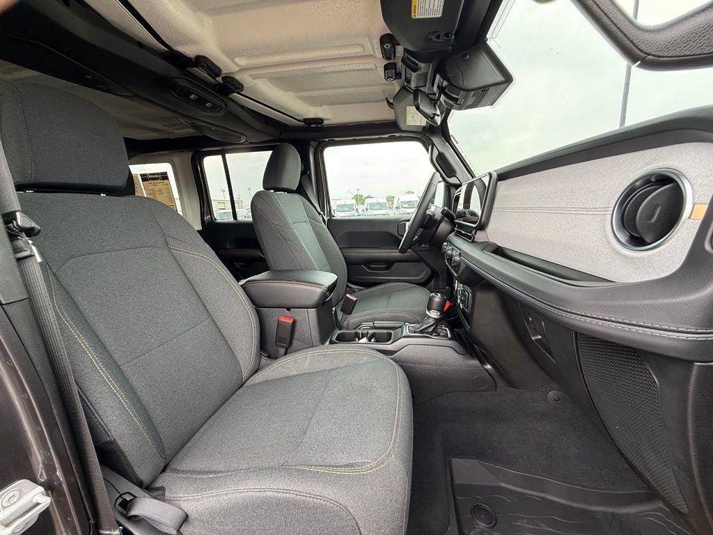 2025 Jeep Wrangler 4-Door Summit 4x4