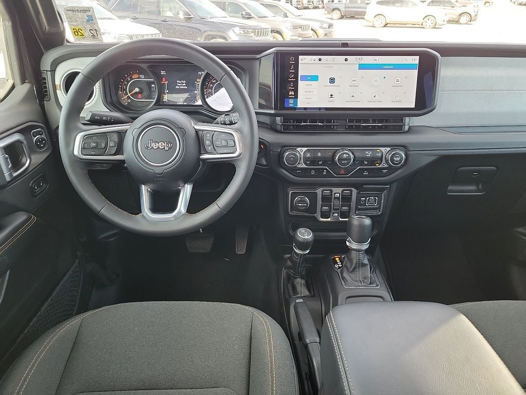 2025 Jeep Wrangler 4-Door Sahara 4x4