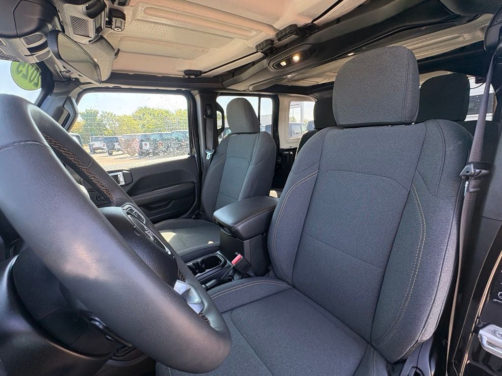 2025 Jeep Wrangler 4-Door Sahara 4x4
