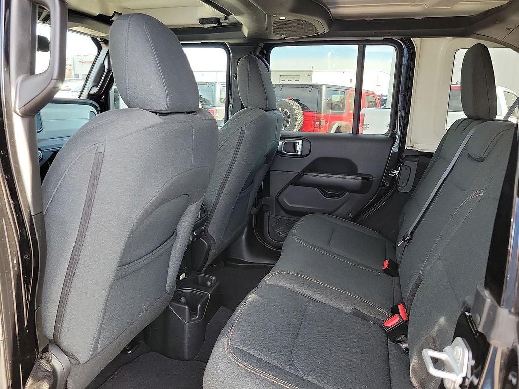 2025 Jeep Wrangler 4-Door Sahara 4x4