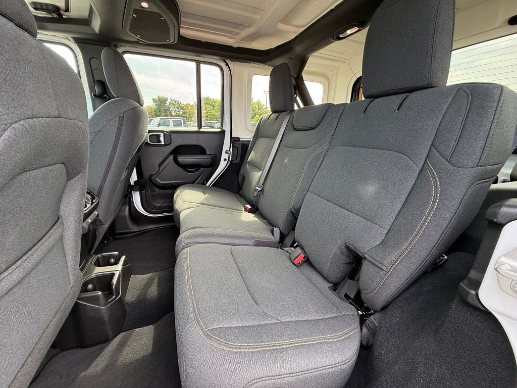 2025 Jeep Wrangler 4-Door Sahara 4x4