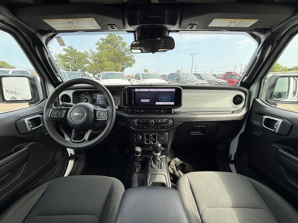 2025 Jeep Wrangler 4-Door Sahara 4x4