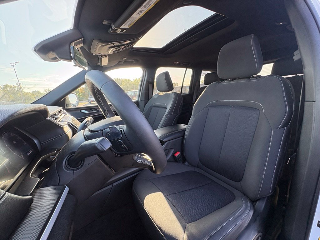 2025 Jeep Grand Cherokee Laredo X 4x2