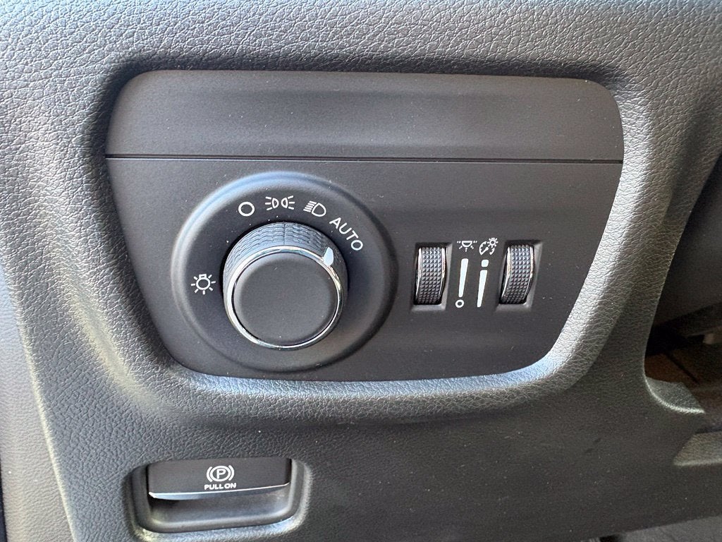2025 Jeep Grand Cherokee Laredo X 4x2