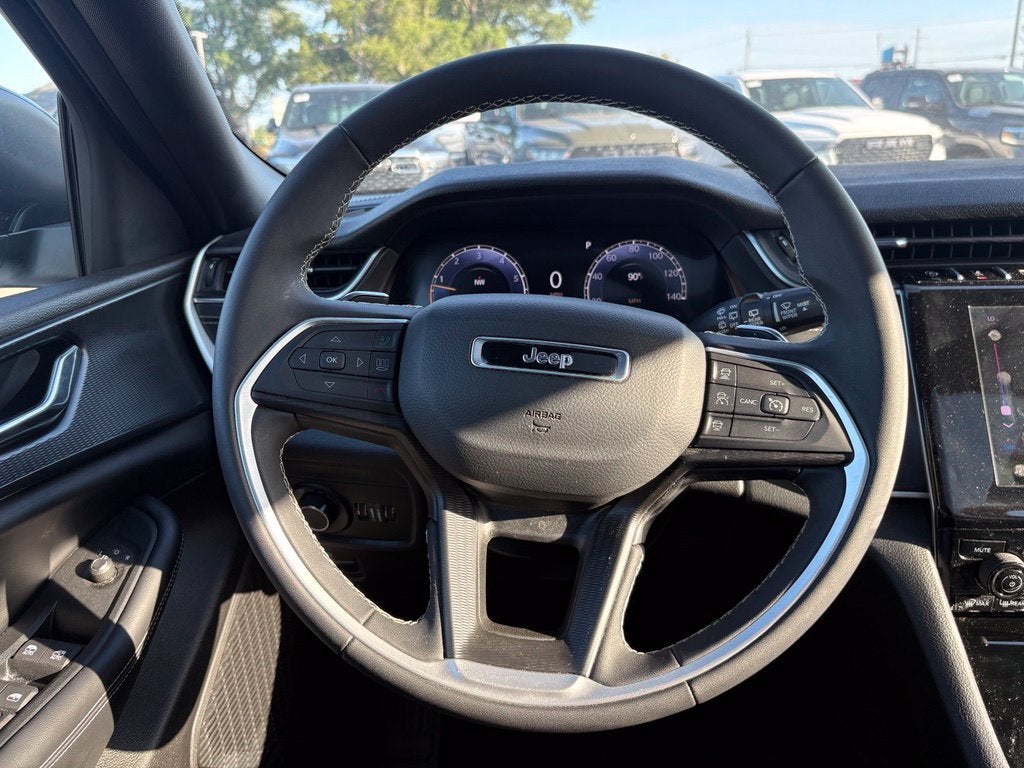 2025 Jeep Grand Cherokee Laredo X 4x2