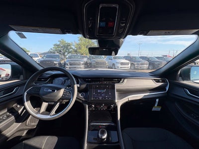 2025 Jeep Grand Cherokee Laredo X 4x2