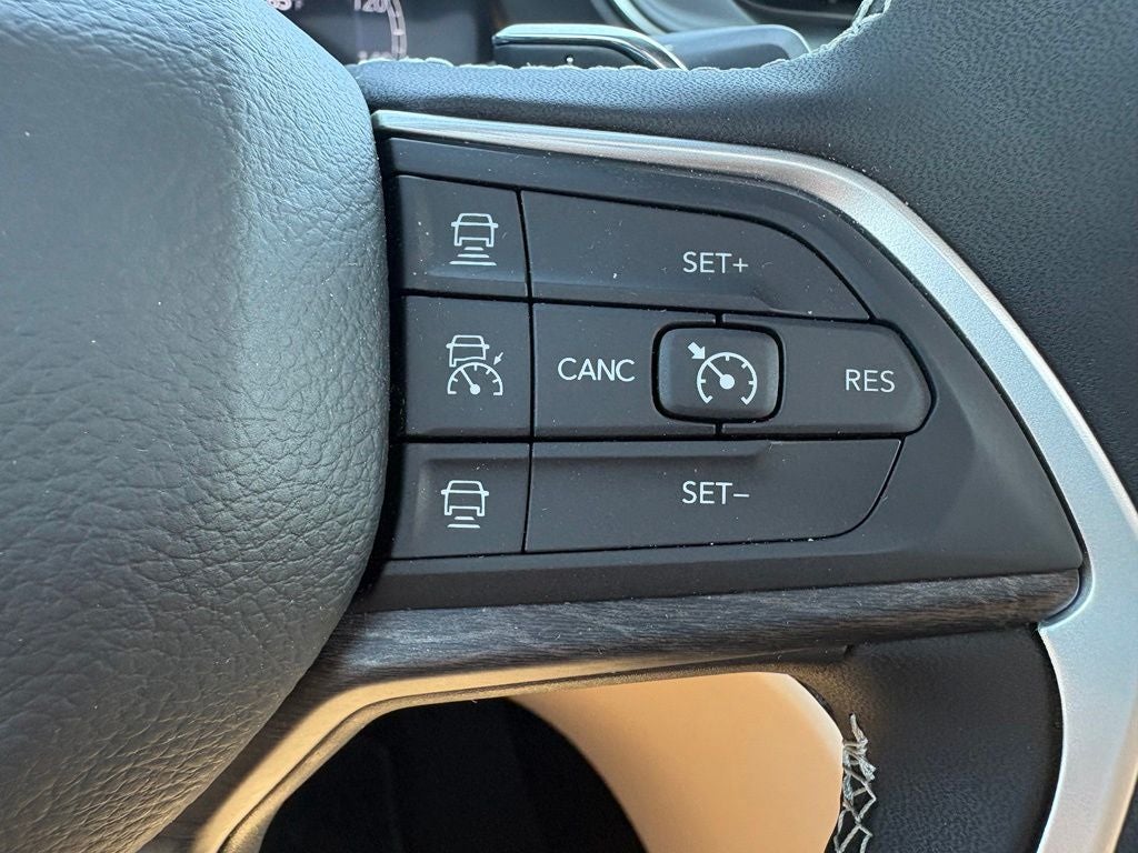 2025 Jeep Grand Cherokee Limited 4x2