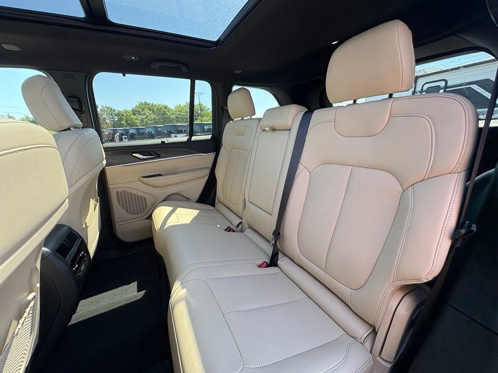 2025 Jeep Grand Cherokee Limited 4x2