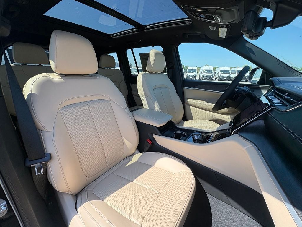 2025 Jeep Grand Cherokee Limited 4x2