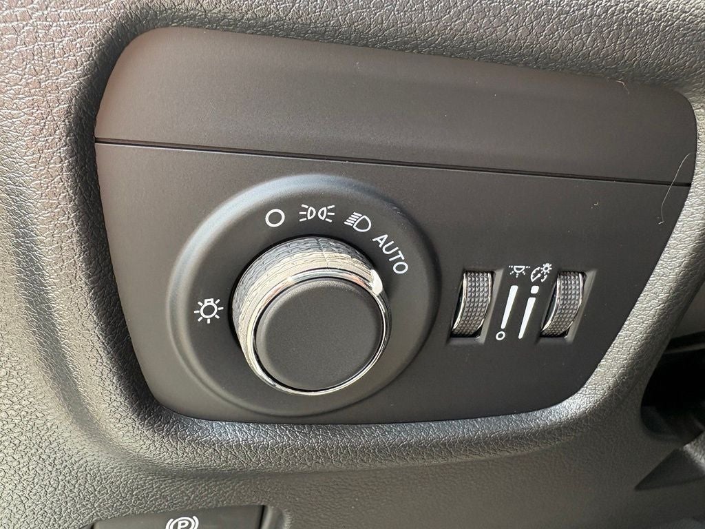 2026 Jeep Grand Cherokee GRAND CHEROKEE LAREDO X 4X4
