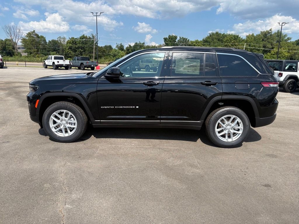 2026 Jeep Grand Cherokee GRAND CHEROKEE LAREDO X 4X4