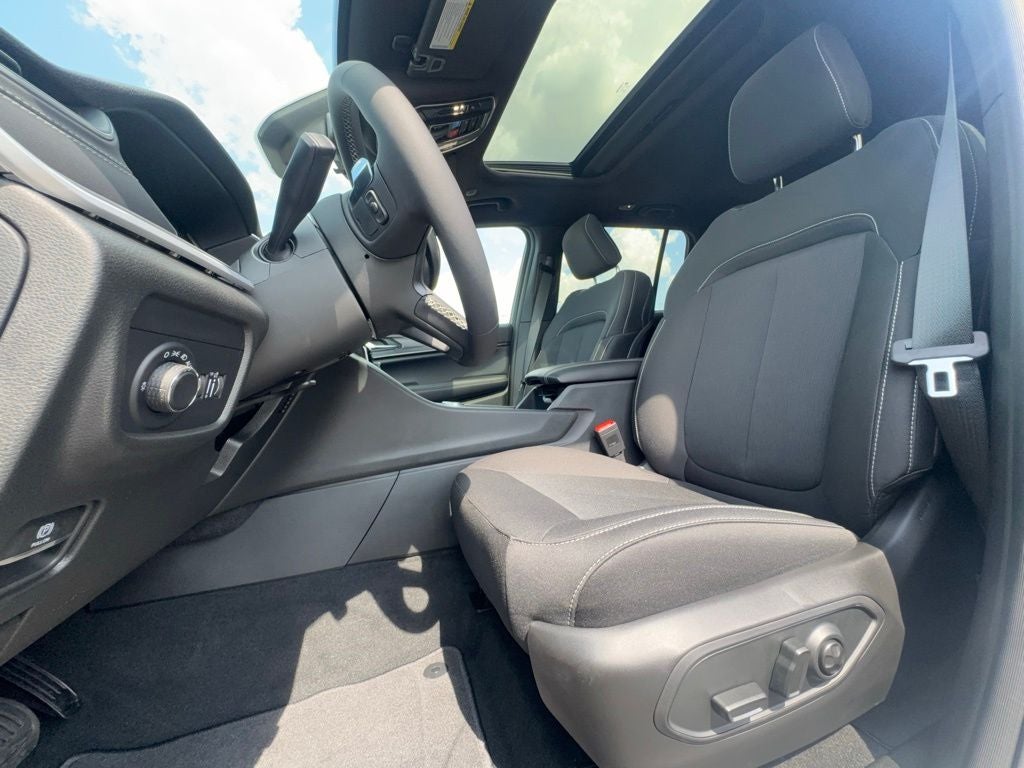 2026 Jeep Grand Cherokee GRAND CHEROKEE LAREDO X 4X4