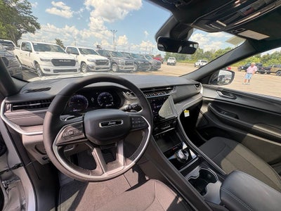 2026 Jeep Grand Cherokee GRAND CHEROKEE LAREDO X 4X4