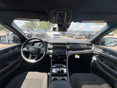2026 Jeep Grand Cherokee GRAND CHEROKEE LAREDO X 4X4