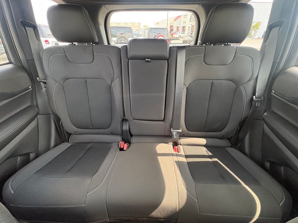 2026 Jeep Grand Cherokee GRAND CHEROKEE LAREDO X 4X4