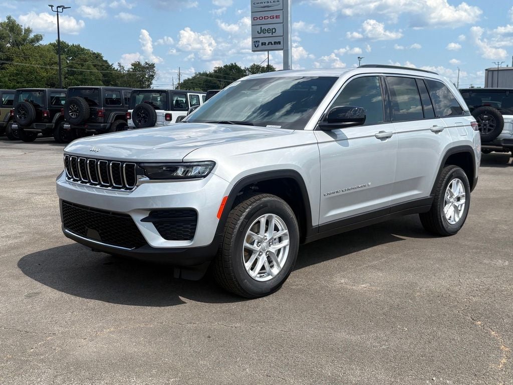 2026 Jeep Grand Cherokee GRAND CHEROKEE LAREDO X 4X4