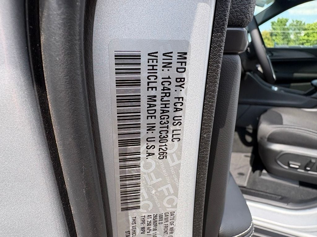 2026 Jeep Grand Cherokee GRAND CHEROKEE LAREDO X 4X4