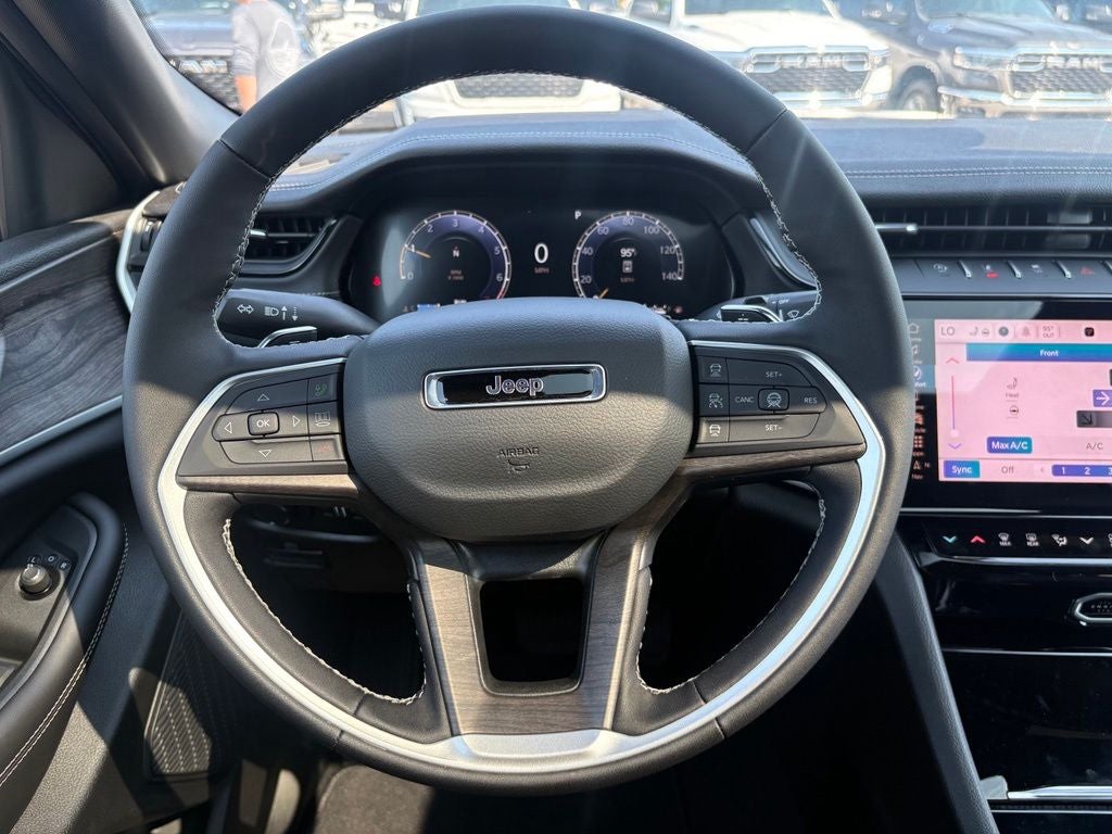 2026 Jeep Grand Cherokee GRAND CHEROKEE LAREDO ALTITUDE 4X4