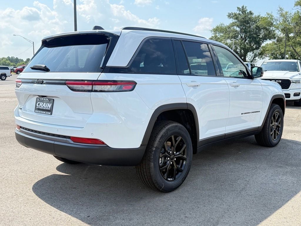 2026 Jeep Grand Cherokee GRAND CHEROKEE LAREDO ALTITUDE 4X4