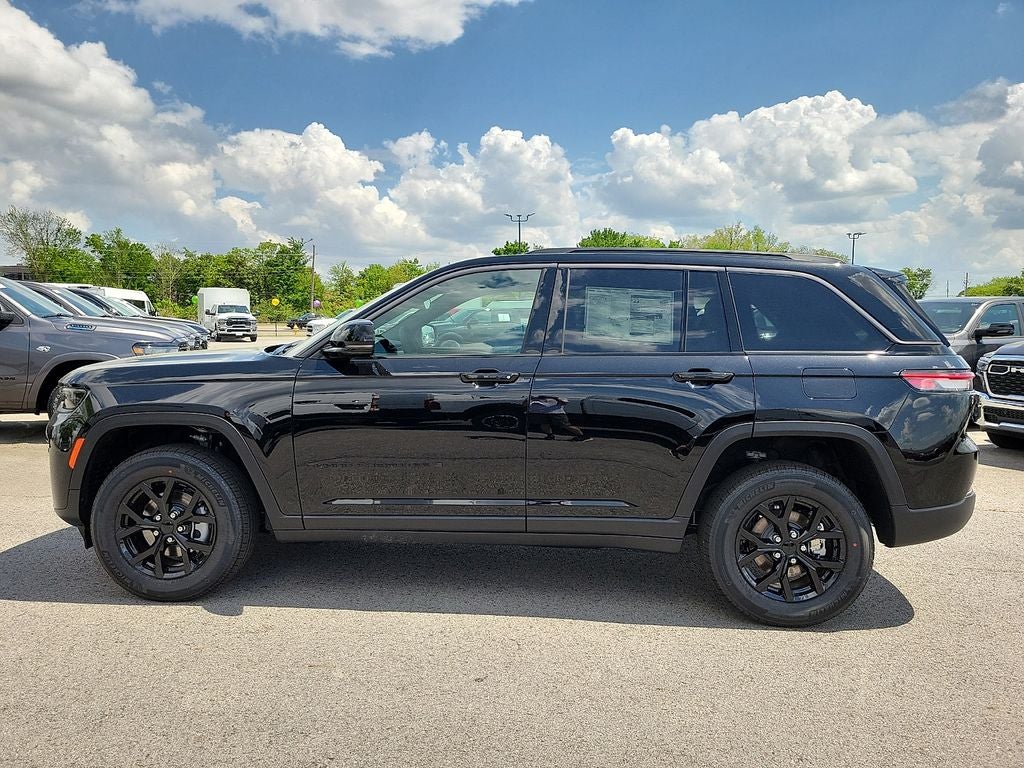 2026 Jeep Grand Cherokee GRAND CHEROKEE LAREDO ALTITUDE 4X4