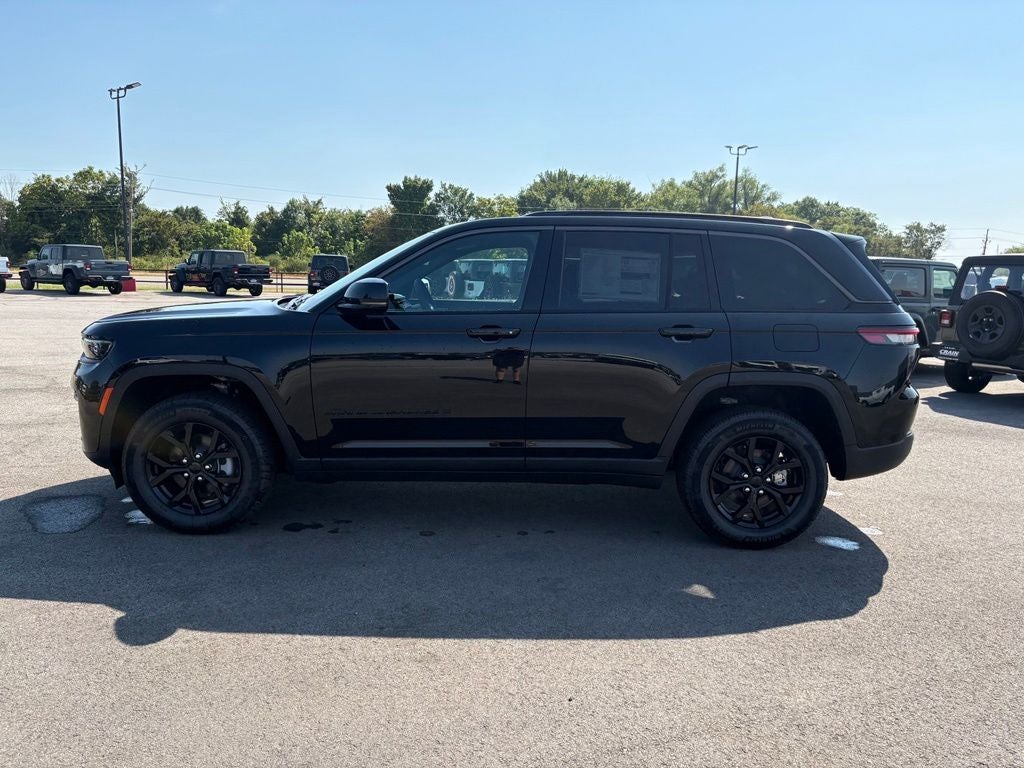 2026 Jeep Grand Cherokee GRAND CHEROKEE LAREDO ALTITUDE 4X4