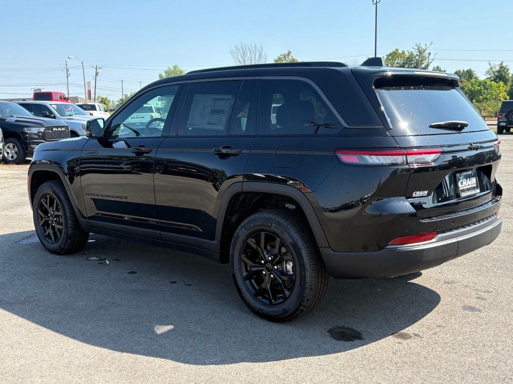 2026 Jeep Grand Cherokee GRAND CHEROKEE LAREDO ALTITUDE 4X4