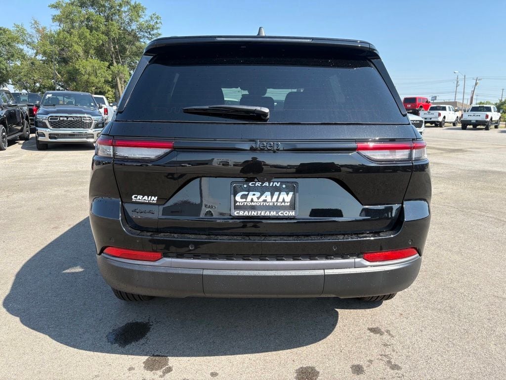 2026 Jeep Grand Cherokee GRAND CHEROKEE LAREDO ALTITUDE 4X4