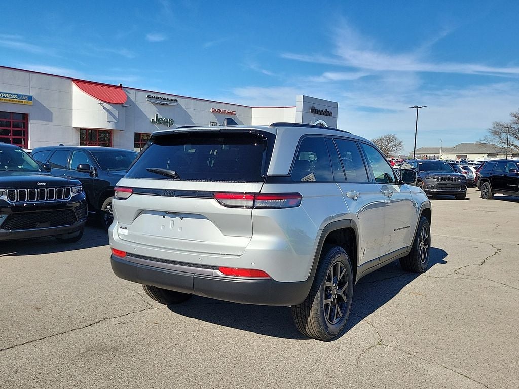 2026 Jeep Grand Cherokee GRAND CHEROKEE LAREDO ALTITUDE 4X4