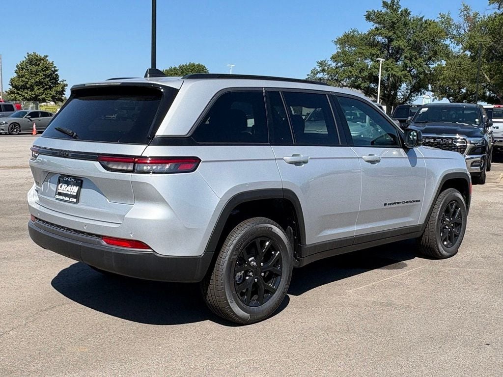 2026 Jeep Grand Cherokee GRAND CHEROKEE LAREDO ALTITUDE 4X4