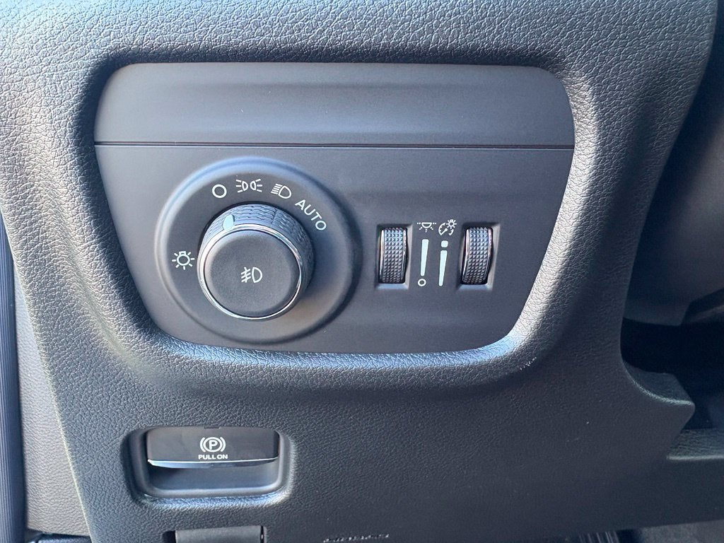2027 Jeep Grand Cherokee GRAND CHEROKEE LIMITED 4X4