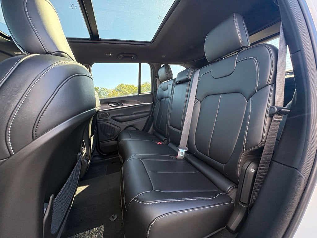 2027 Jeep Grand Cherokee GRAND CHEROKEE LIMITED 4X4