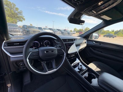 2025 Jeep Grand Cherokee L Laredo 4x4