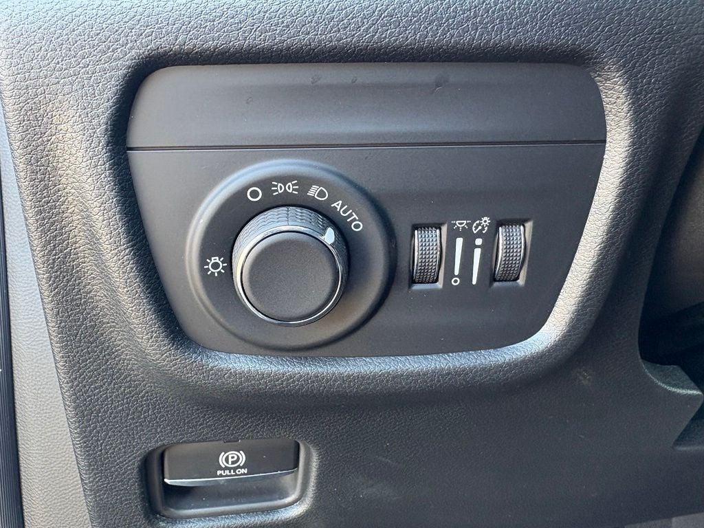 2025 Jeep Grand Cherokee L Laredo 4x4