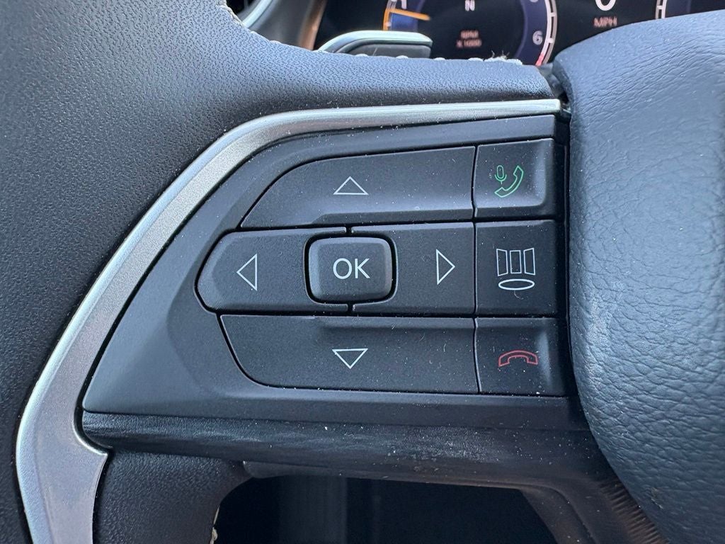 2025 Jeep Grand Cherokee L Laredo 4x4