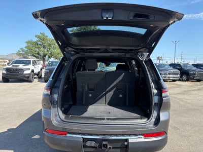2025 Jeep Grand Cherokee L Laredo 4x4
