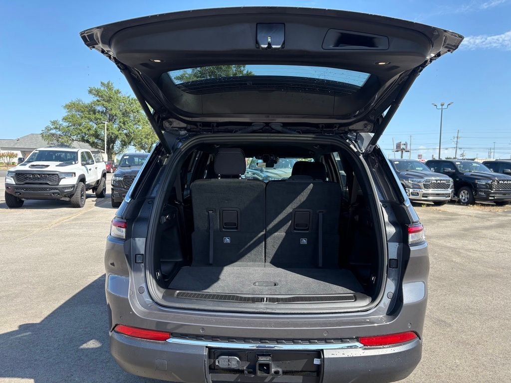 2025 Jeep Grand Cherokee L Laredo 4x4