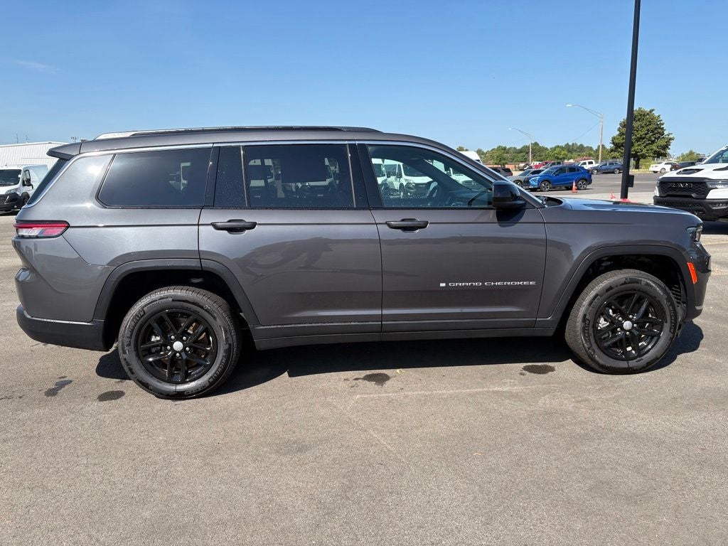 2025 Jeep Grand Cherokee L Laredo 4x4