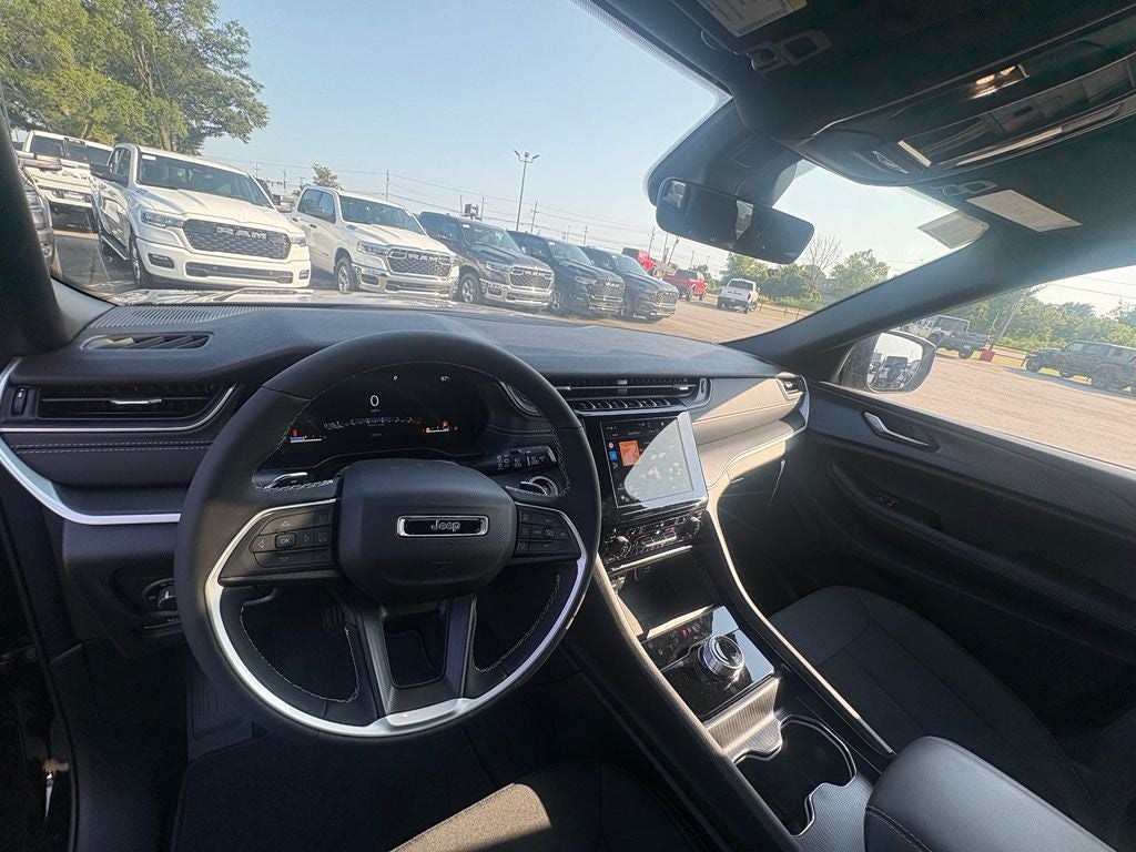 2026 Jeep Grand Cherokee GRAND CHEROKEE L LAREDO X 4X4