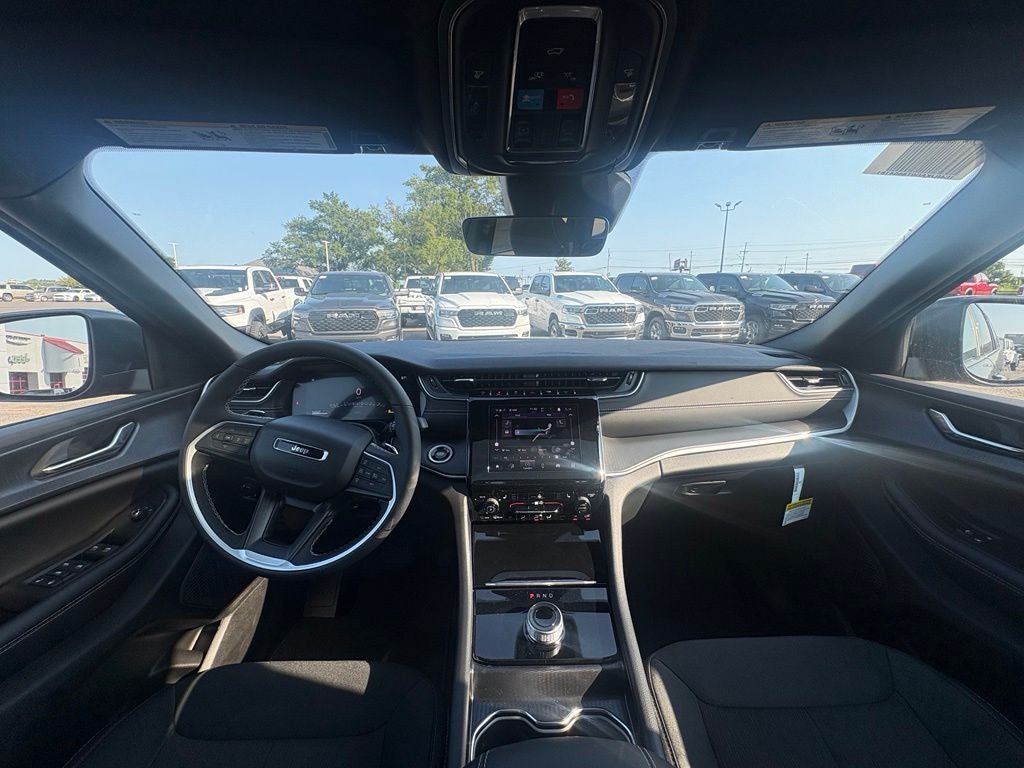 2026 Jeep Grand Cherokee GRAND CHEROKEE L LAREDO X 4X4