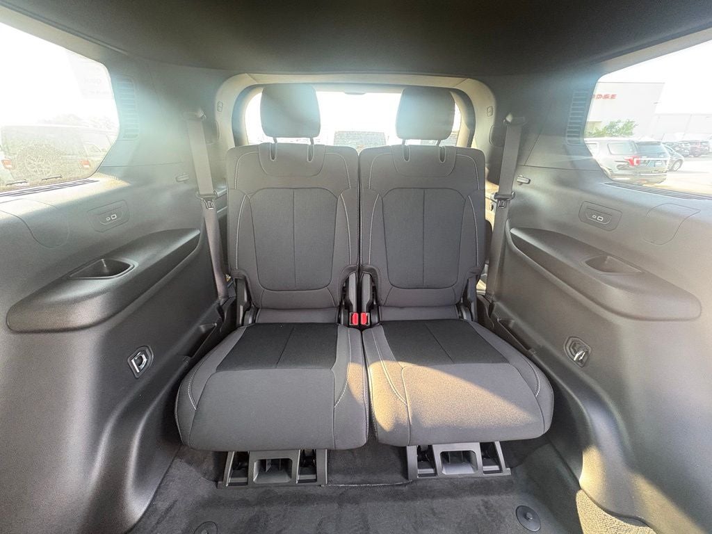 2026 Jeep Grand Cherokee GRAND CHEROKEE L LAREDO X 4X4