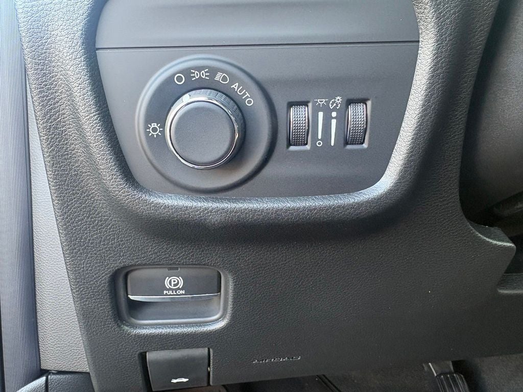 2026 Jeep Grand Cherokee GRAND CHEROKEE L LAREDO X 4X4