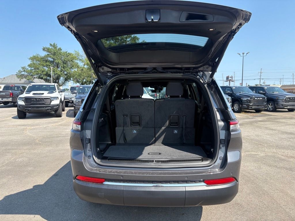 2026 Jeep Grand Cherokee GRAND CHEROKEE L LAREDO X 4X4