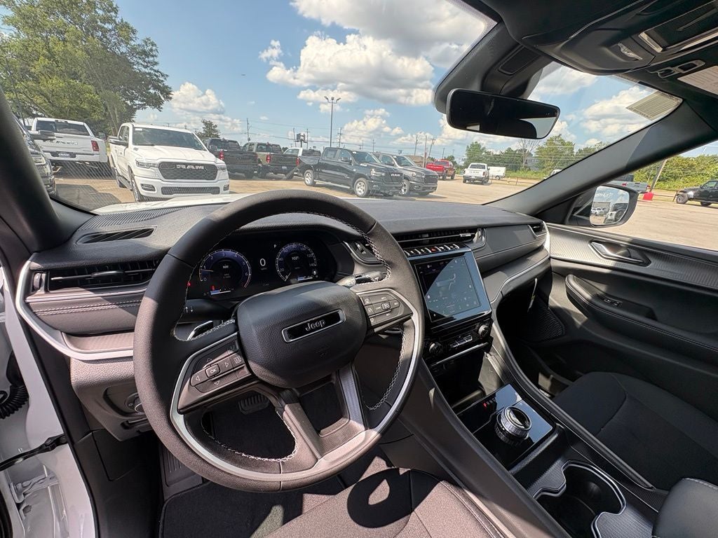 2026 Jeep Grand Cherokee GRAND CHEROKEE L LAREDO 4X4