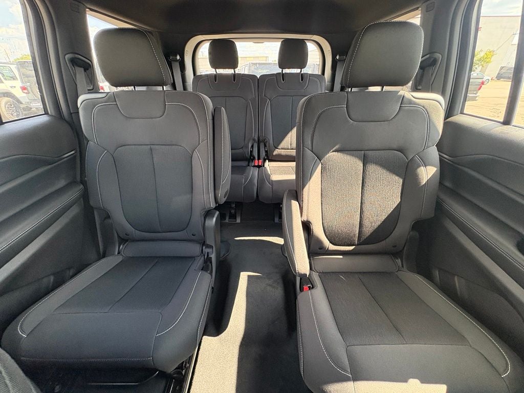 2026 Jeep Grand Cherokee GRAND CHEROKEE L LAREDO 4X4