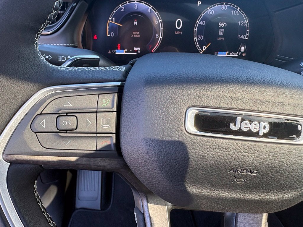 2027 Jeep Grand Cherokee GRAND CHEROKEE L LAREDO ALTITUDE 4X4